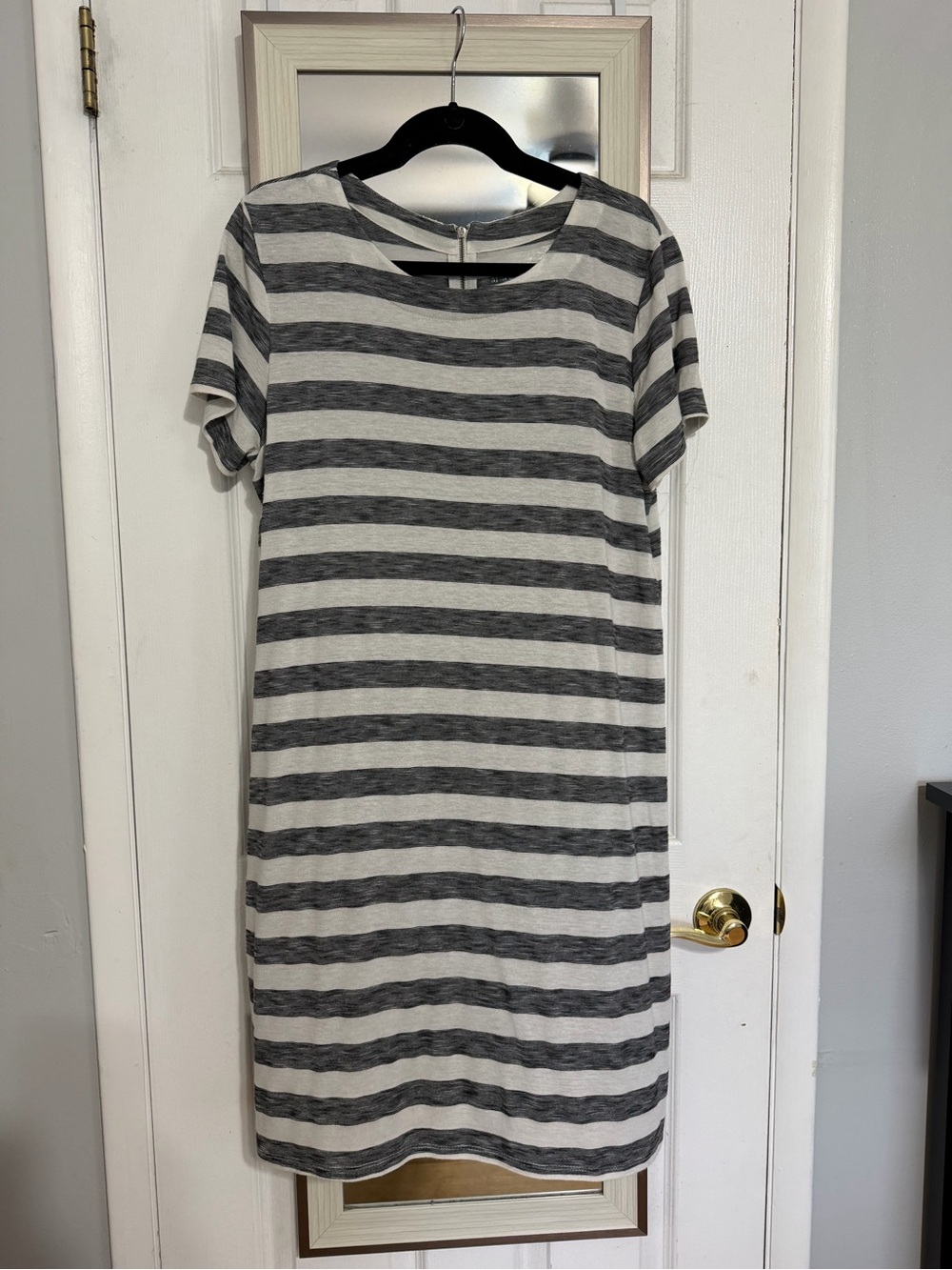 Women’s Merona Striped Short-Sleeve Shift Dress in Gray and White